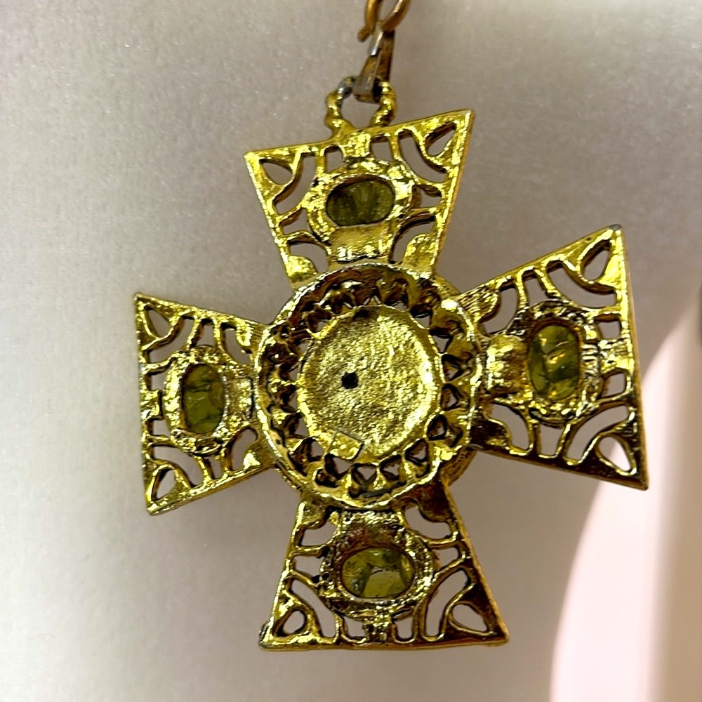 π₯HPπ₯VTG Statement Maltese Cross Pendant with Necklace, gold/ green - Picture 6 of 12